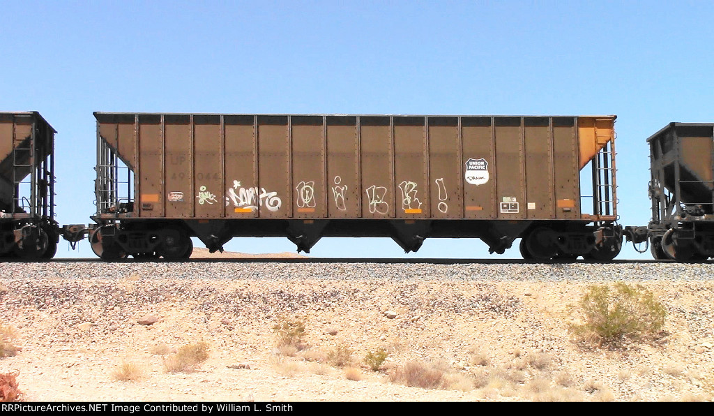 UntitledEB Unit Empty Hooper Frt at Erie NV W-Pshr -43